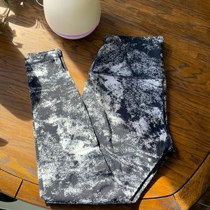 LuluLemon size 14 Wunder Under High Waist Leggings